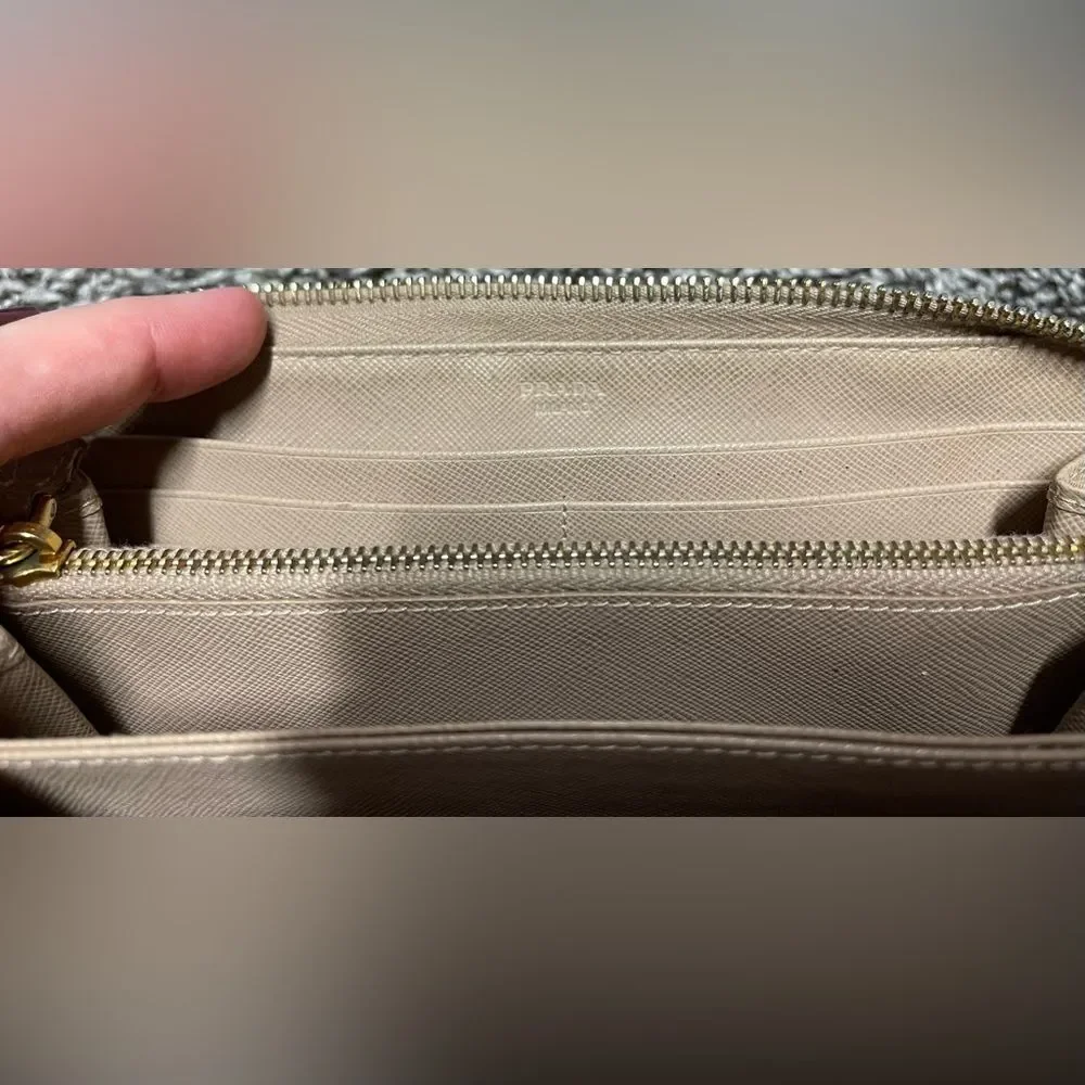 Prada Fiocco wallet